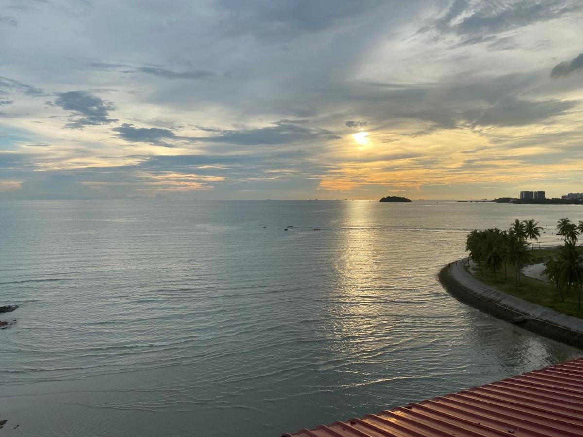 Shahmi Seaview Apartment - H4 Port Dickson Bagian luar foto